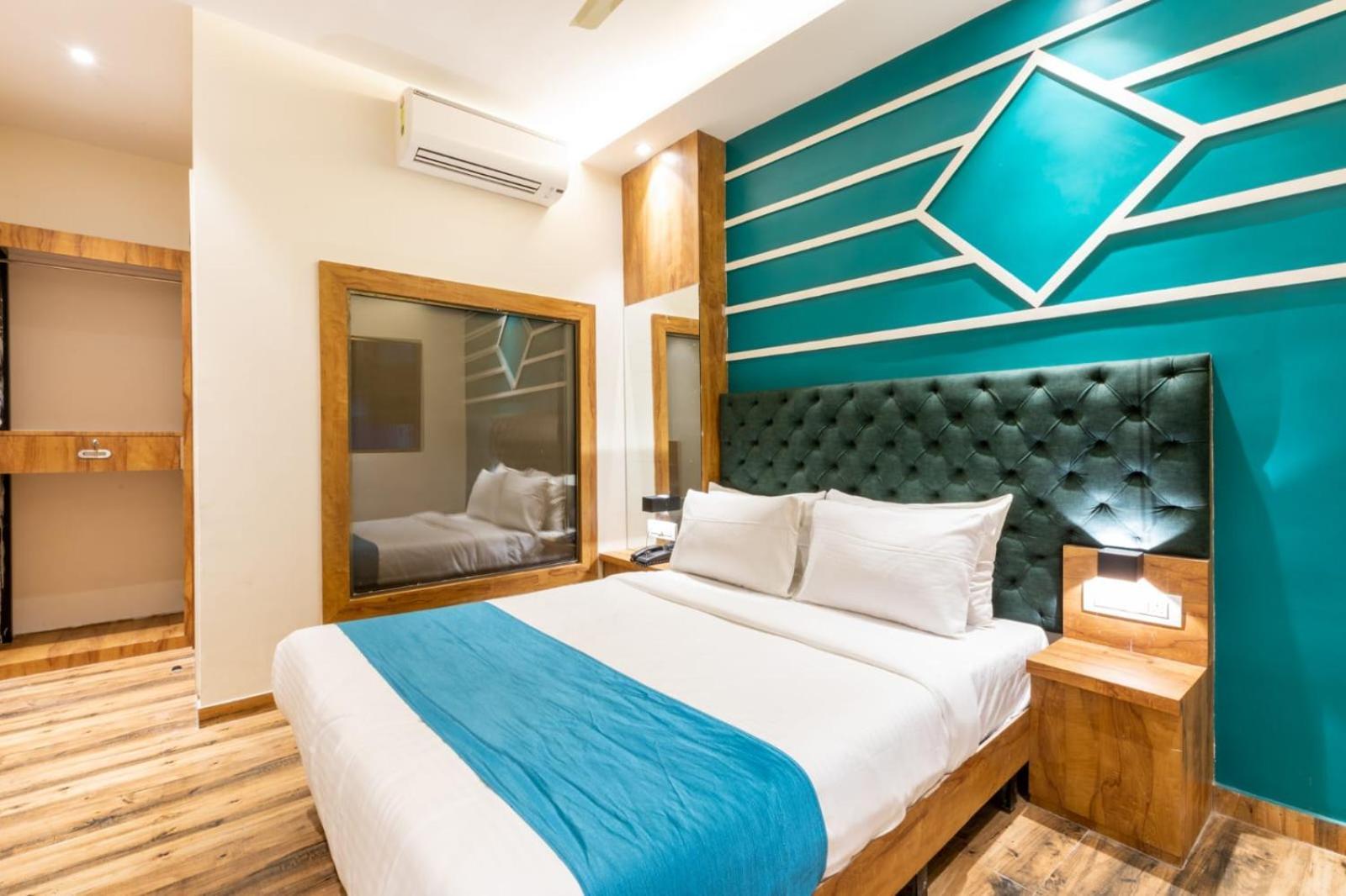 Prince Hotel Bombaj